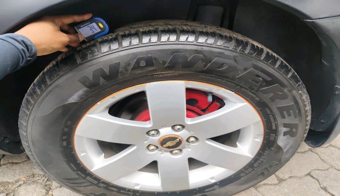 2011 Chevrolet Captiva XTREME, Diesel, Manual, 1,16,459 km, tyre