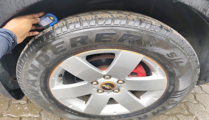 2011 Chevrolet Captiva XTREME, Diesel, Manual, 1,16,459 km, tyre