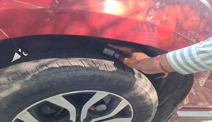 2015 Nissan Terrano XV D THP PREMIUM 110 PS, Diesel, Manual, 92,395 km, tyre