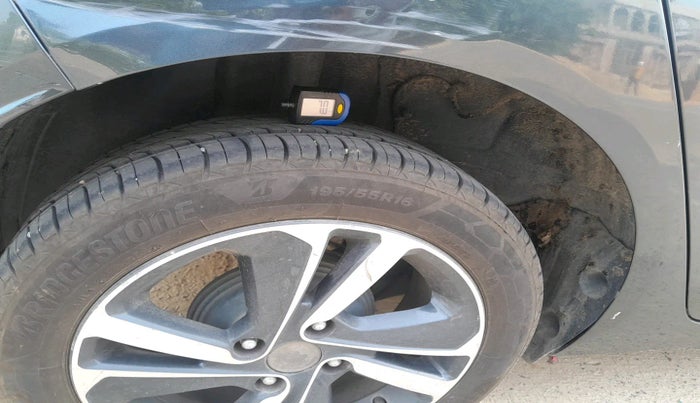 2021 Tata ALTROZ XZ PETROL, Petrol, Manual, 67,582 km, tyre