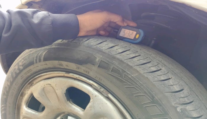 2015 Renault Duster 85 PS RXL DIESEL, Diesel, Manual, 2,10,107 km, tyre