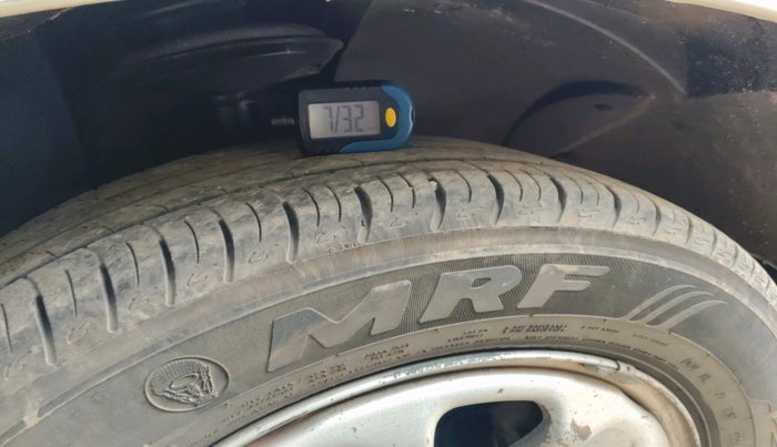 2015 Renault Duster 85 PS RXL DIESEL, Diesel, Manual, 2,10,107 km, tyre