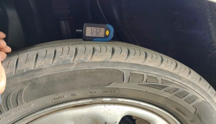 2015 Renault Duster 85 PS RXL DIESEL, Diesel, Manual, 2,10,107 km, tyre