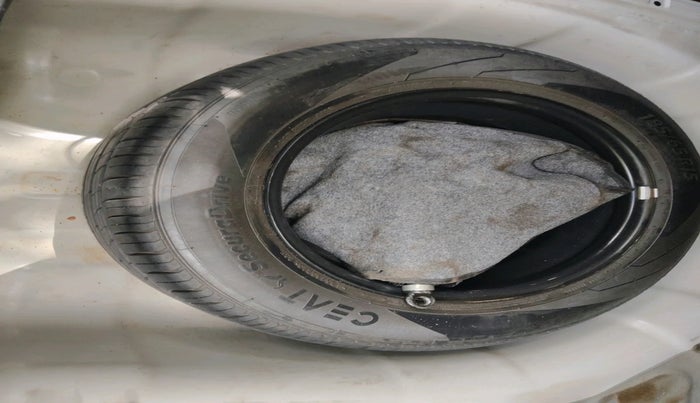 2019 Hyundai Verna 1.6 VTVT SX, Petrol, Manual, 42,035 km, tyre