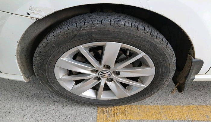 2016 Volkswagen Ameo HIGHLINE1.5L, Diesel, Manual, 1,44,767 km, tyre