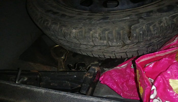 2014 Ford Fiesta AMBIENTE PETROL, Petrol, Manual, 80,423 km, tyre