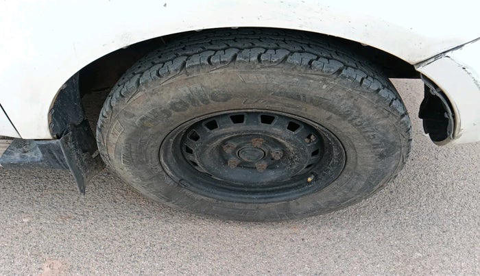 2011 Mahindra Xylo D2 BS III, Diesel, Manual, 1,72,000 km, tyre