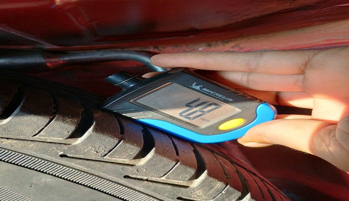 2015 Renault Kwid RXT 0.8, Petrol, Manual, 68,980 km, tyre