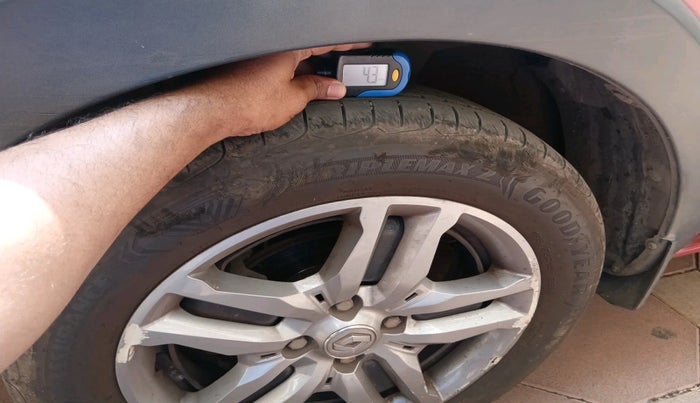 2019 Renault TRIBER RXZ, Petrol, Manual, 30,573 km, tyre