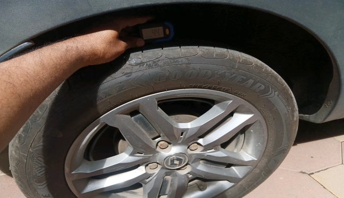 2019 Renault TRIBER RXZ, Petrol, Manual, 30,573 km, tyre