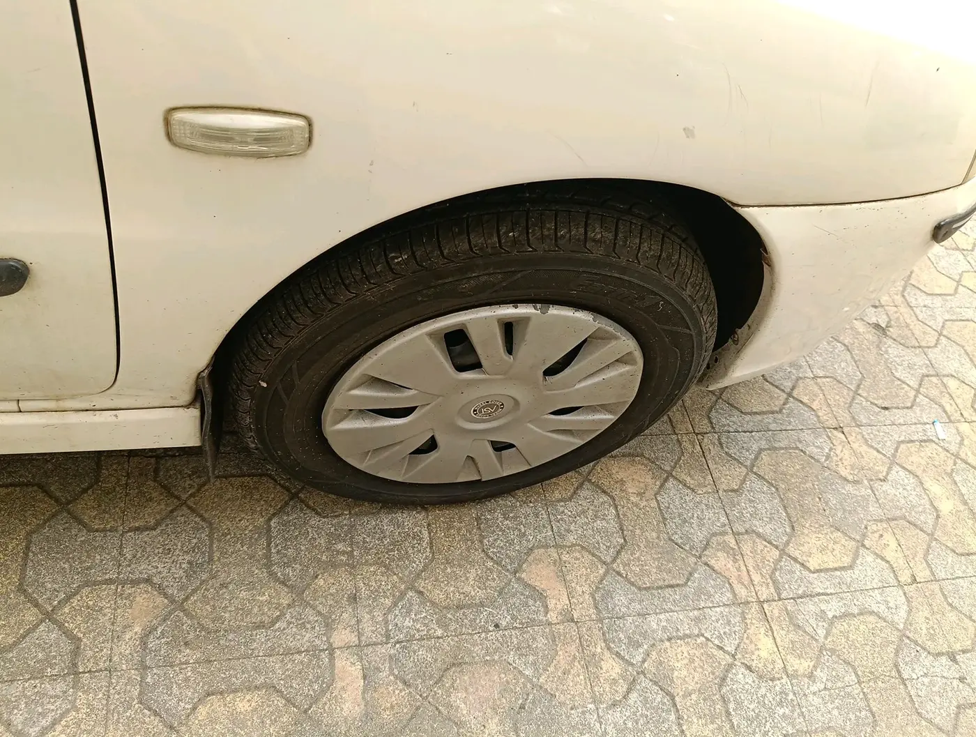 2010 Tata Indigo CS LS DICOR, Diesel, Manual, 83,111 km, tyre