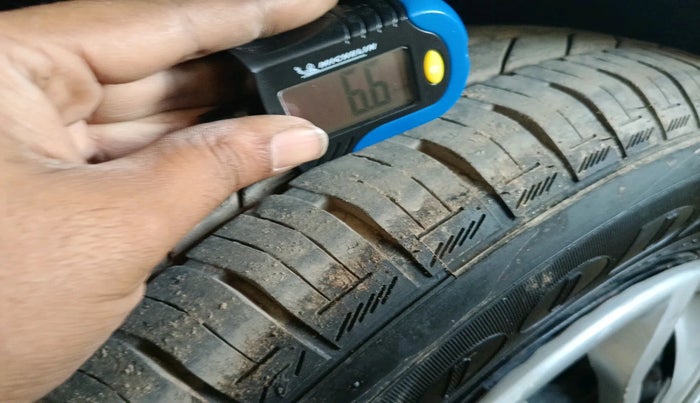 2014 Maruti Swift Dzire VXI, Petrol, Manual, 38,327 km, tyre