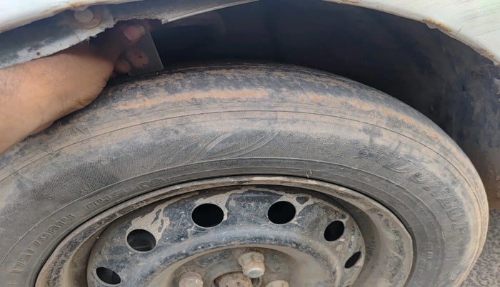 2010 Hyundai Verna 1.6 VTVT, Petrol, Manual, 1,39,074 km, tyre