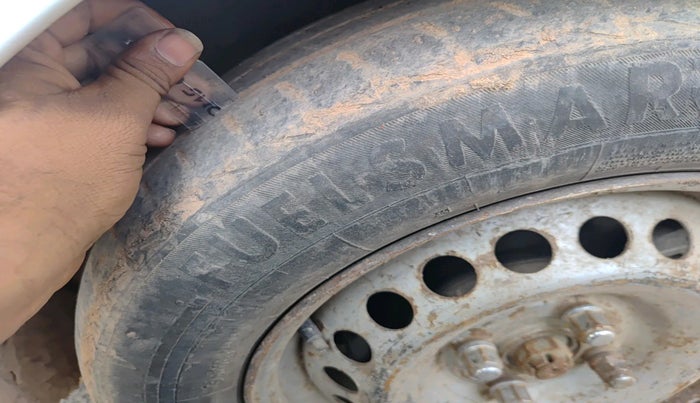 2010 Hyundai Verna 1.6 VTVT, Petrol, Manual, 1,39,074 km, tyre