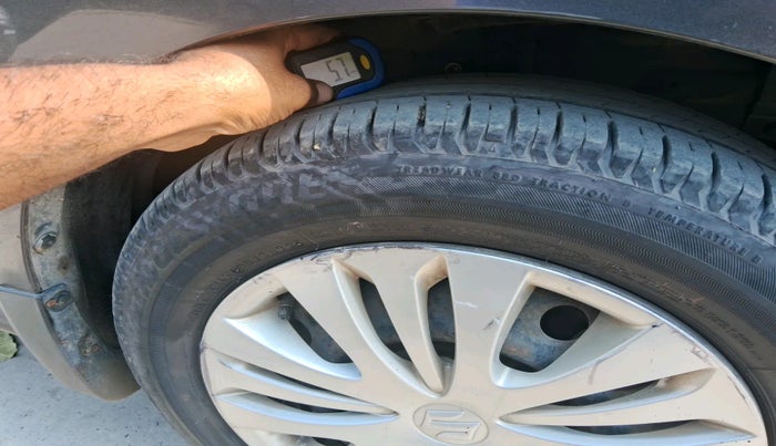 2015 Maruti Ertiga VXI, Petrol, Manual, 80,433 km, tyre