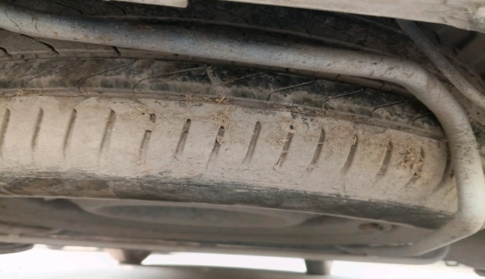 2014 Maruti Ertiga VXI, Petrol, Manual, 1,69,223 km, tyre