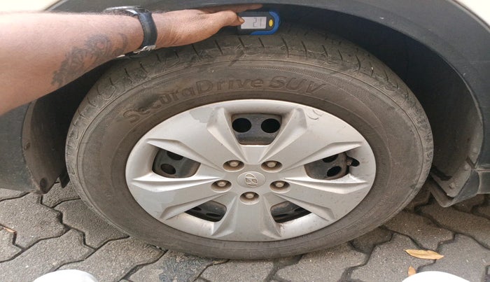 2016 Hyundai Creta E 1.6 PETROL, Petrol, Manual, 74,457 km, tyre