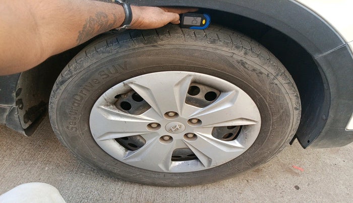 2016 Hyundai Creta E 1.6 PETROL, Petrol, Manual, 74,457 km, tyre