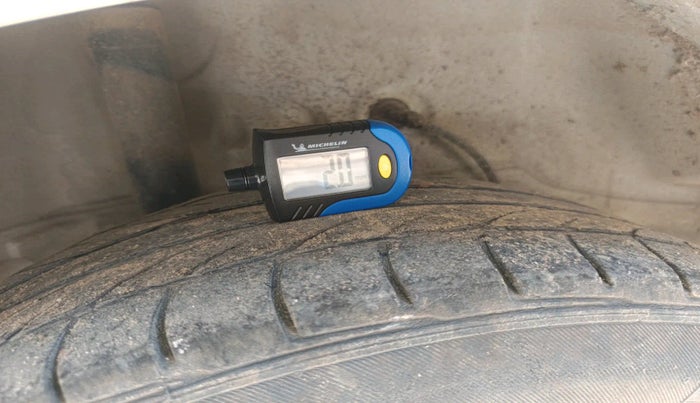 2013 Ford Ecosport TITANIUM 1.5L DIESEL (OPT), Diesel, Manual, 1,22,828 km, tyre