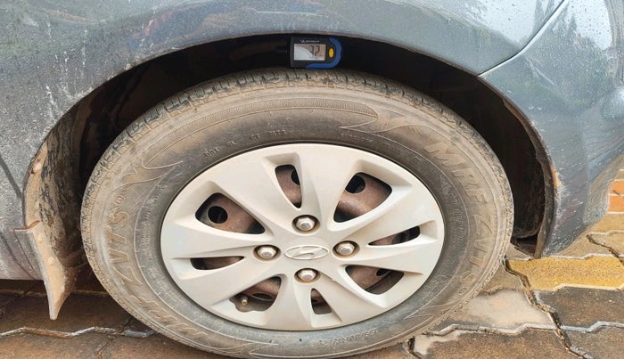 2012 Hyundai i10 MAGNA 1.2, Petrol, Manual, 1,13,945 km, tyre