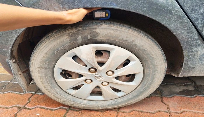 2012 Hyundai i10 MAGNA 1.2, Petrol, Manual, 1,13,945 km, tyre