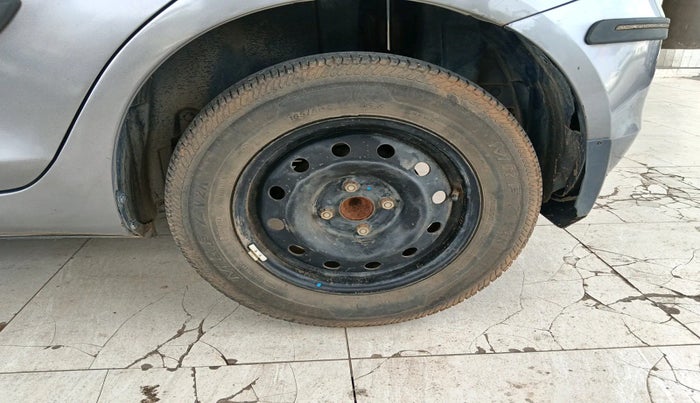 2014 Maruti Swift VDI, Diesel, Manual, 1,21,358 km, tyre