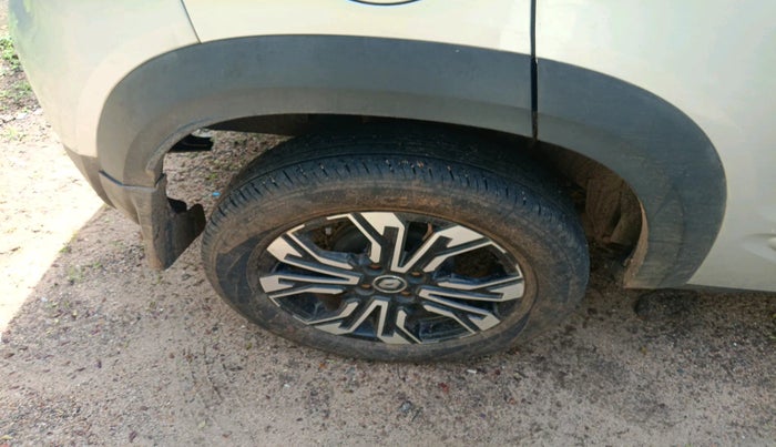 2021 Renault Kiger RXZ MT, Petrol, Manual, 1,07,090 km, tyre