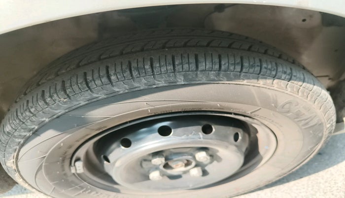 2023 Maruti Alto LXI OPT CNG, Petrol, Manual, 37,945 km, tyre