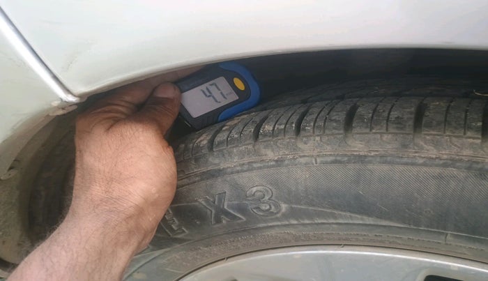 2016 Honda Jazz 1.2L I-VTEC V AT, Petrol, Automatic, 75,915 km, tyre