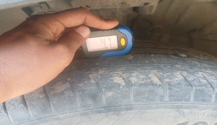 2020 Hyundai VENUE S+ 1.2, Petrol, Manual, 45,404 km, tyre