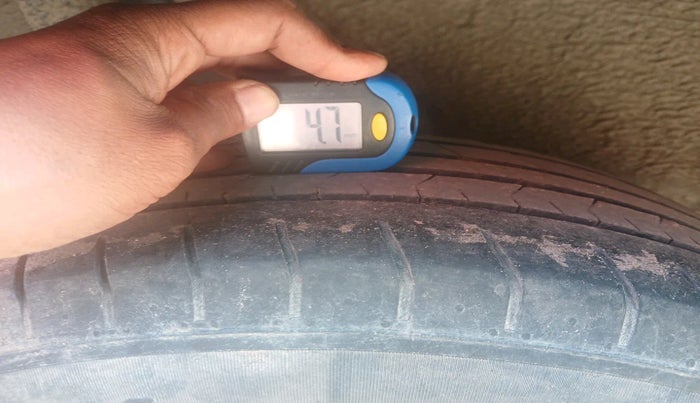 2020 Hyundai VENUE S+ 1.2, Petrol, Manual, 45,404 km, tyre