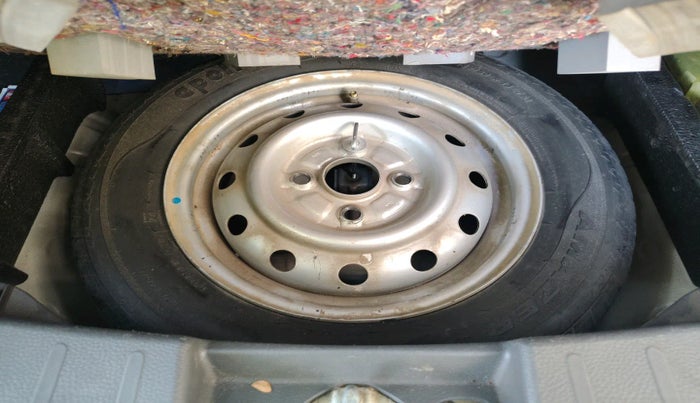 2011 Maruti Wagon R 1.0 LXI, Petrol, Manual, 25,669 km, tyre