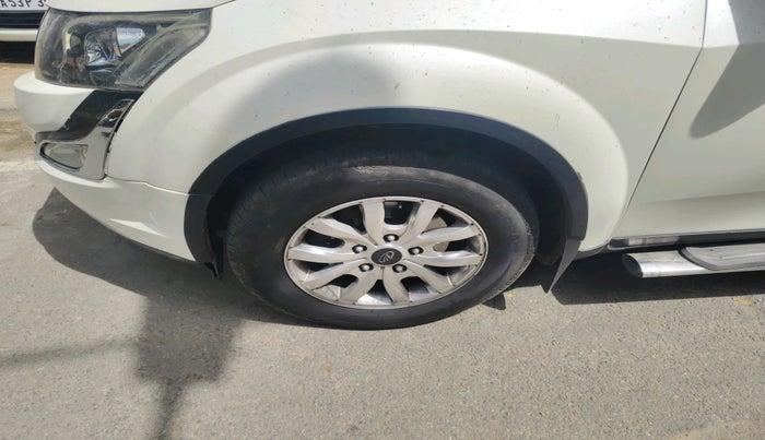 2016 Mahindra XUV500 W10 AT, Diesel, Automatic, 91,025 km, tyre