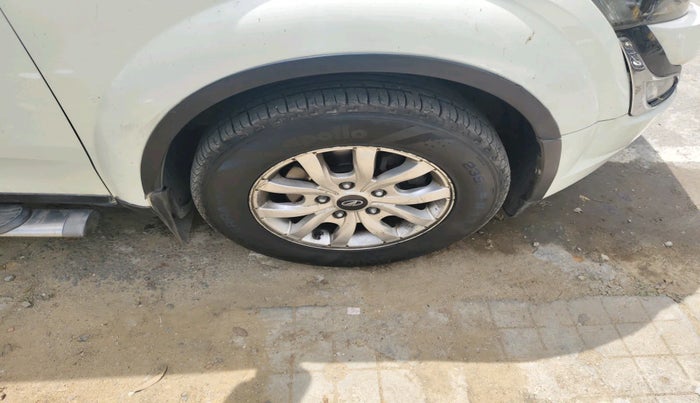 2016 Mahindra XUV500 W10 AT, Diesel, Automatic, 91,025 km, tyre