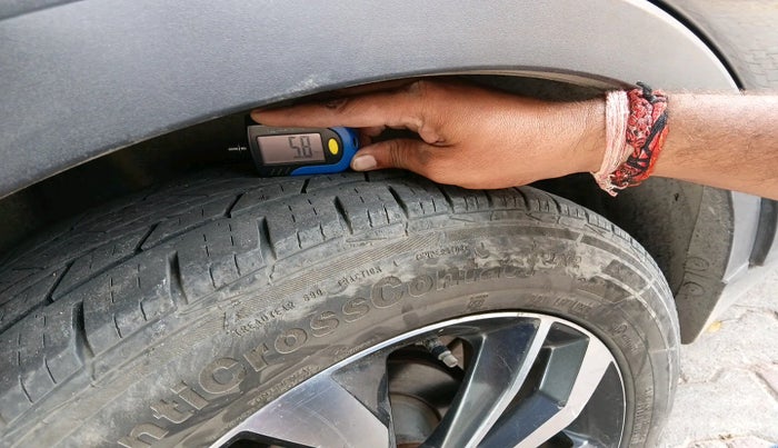 2020 Mahindra XUV300 W8 (O) 1.5 DIESEL, Diesel, Manual, 1,53,569 km, tyre