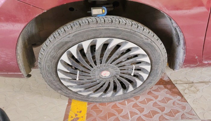 2012 Maruti Wagon R 1.0 VXI, Petrol, Manual, 67,899 km, tyre