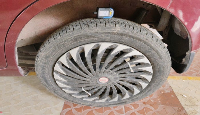 2012 Maruti Wagon R 1.0 VXI, Petrol, Manual, 67,899 km, tyre