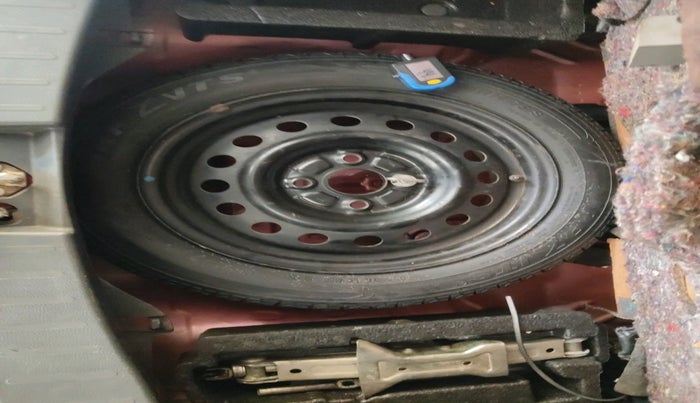 2012 Maruti Wagon R 1.0 VXI, Petrol, Manual, 67,899 km, tyre