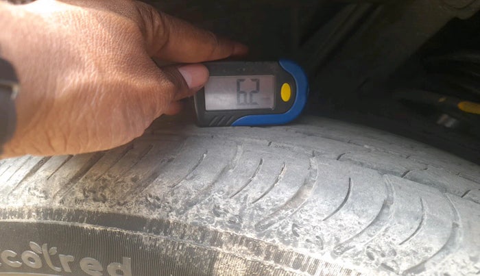 2024 Nissan MAGNITE XL, Petrol, Manual, 3,204 km, tyre