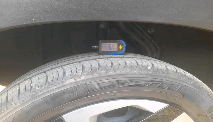 2024 Nissan MAGNITE XL, Petrol, Manual, 3,204 km, tyre