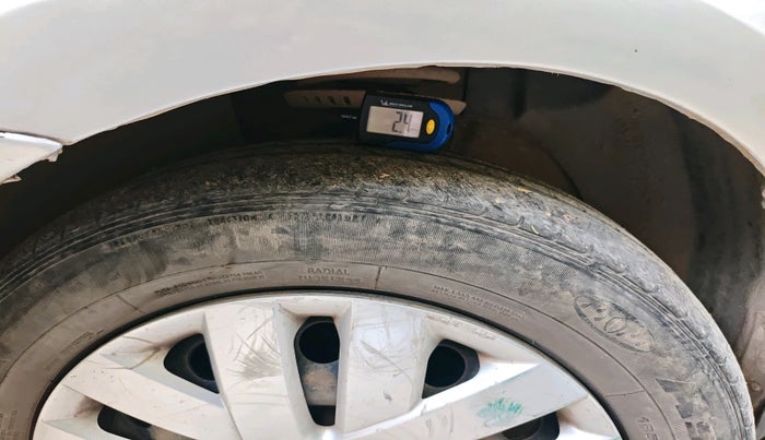 2013 Volkswagen Polo COMFORTLINE 1.2L, Diesel, Manual, 73,172 km, tyre