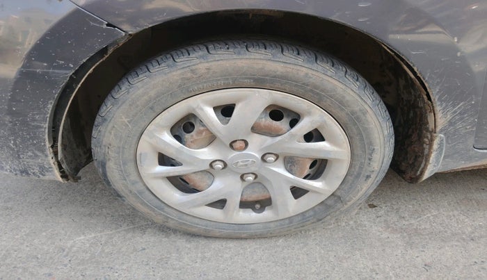 2017 Hyundai Grand i10 SPORTZ (O) 1.2 U2 CRDI, Diesel, Manual, 1,02,272 km, tyre