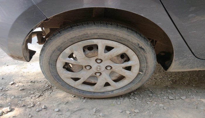 2017 Hyundai Grand i10 SPORTZ (O) 1.2 U2 CRDI, Diesel, Manual, 1,02,272 km, tyre