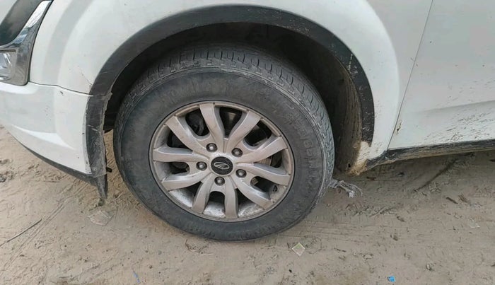 2016 Mahindra XUV500 W8, Diesel, Manual, 1,54,083 km, tyre