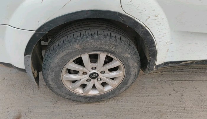 2016 Mahindra XUV500 W8, Diesel, Manual, 1,54,083 km, tyre