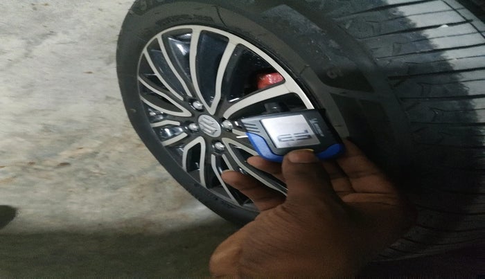 2017 Maruti Dzire ZXI, Petrol, Manual, 63,295 km, tyre