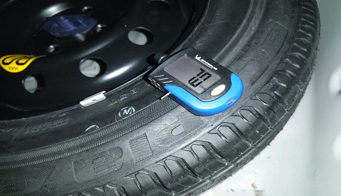 2017 Maruti Dzire ZXI, Petrol, Manual, 63,295 km, tyre