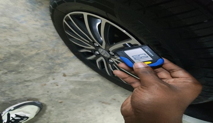 2017 Maruti Dzire ZXI, Petrol, Manual, 63,295 km, tyre