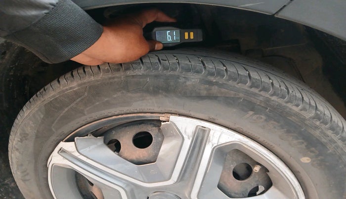 2017 Tata NEXON XT PETROL, Petrol, Manual, 43,024 km, tyre