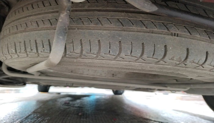 2012 Maruti Ertiga ZXI, Petrol, Manual, 86,842 km, tyre